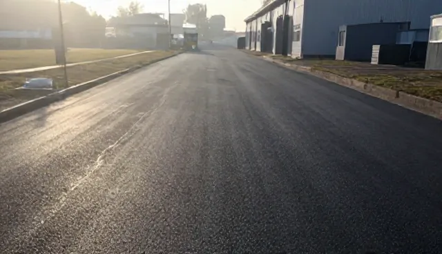 道路沥青选型中粘附性影响施工质量的原因